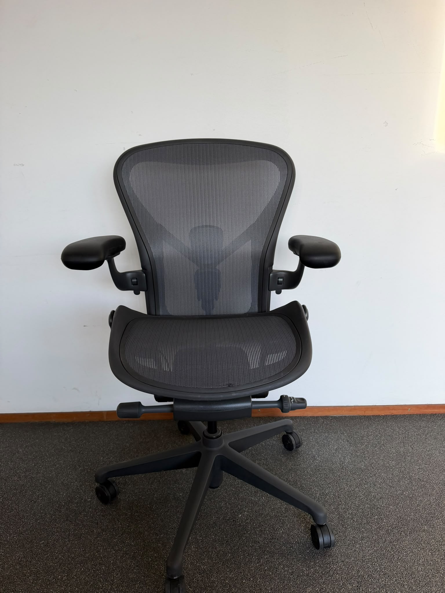 Herman Miller Aeron Remastered Graphite B - 003 